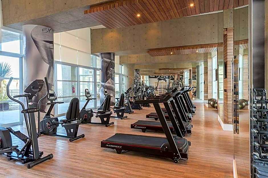 Studio moderno em condomínio de luxo pé na areia