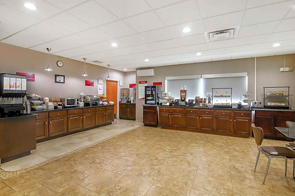 Best Western Plus Brunswick Inn & Suites