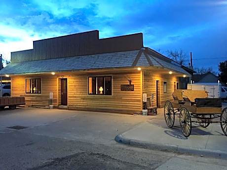 Creekside Downtown Vacation Suites, Only Adults 25 or older