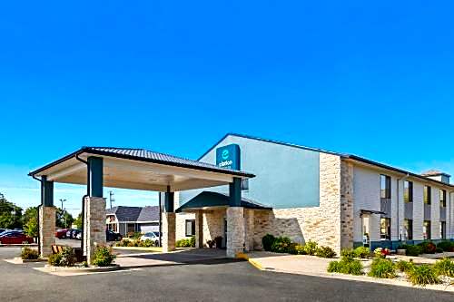 Clarion Pointe Racine - Mount Pleasant