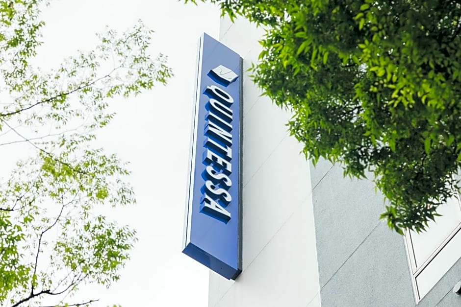 Quintessa Hotel Kokura Comic & Books