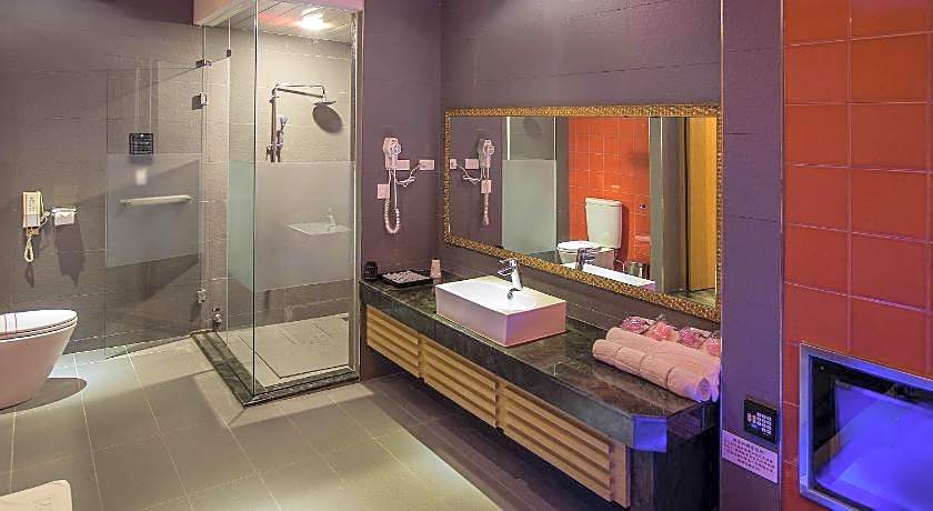 One Plus One Hotel