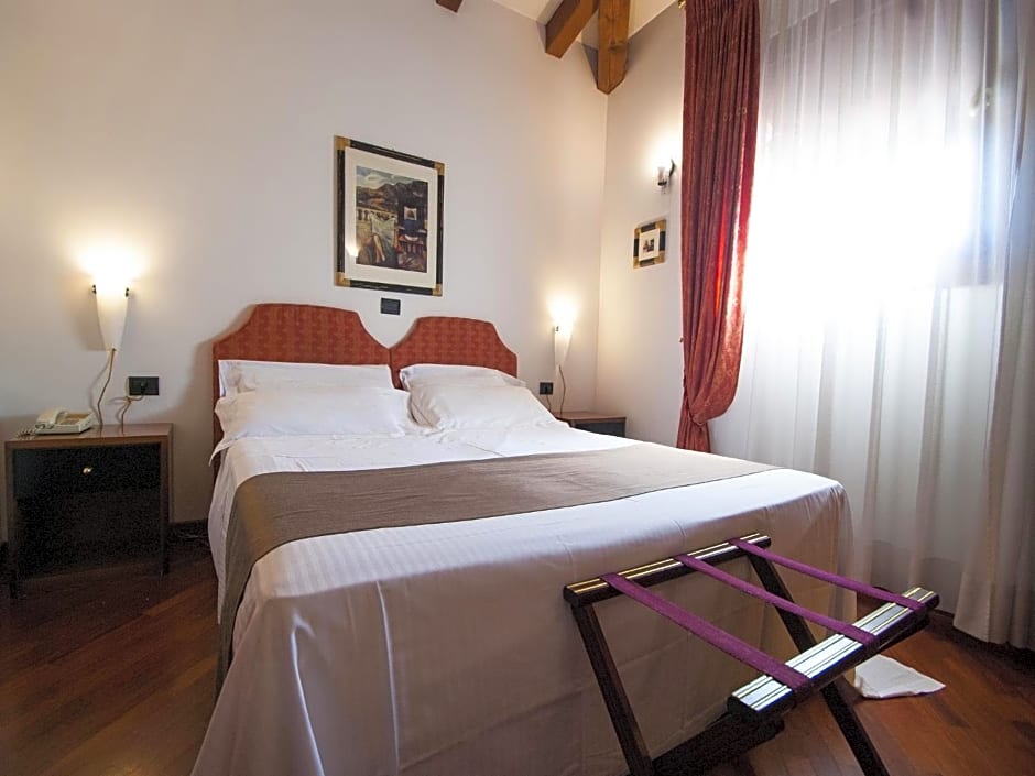 Hotel Alla Rocca Conference & Restaurant