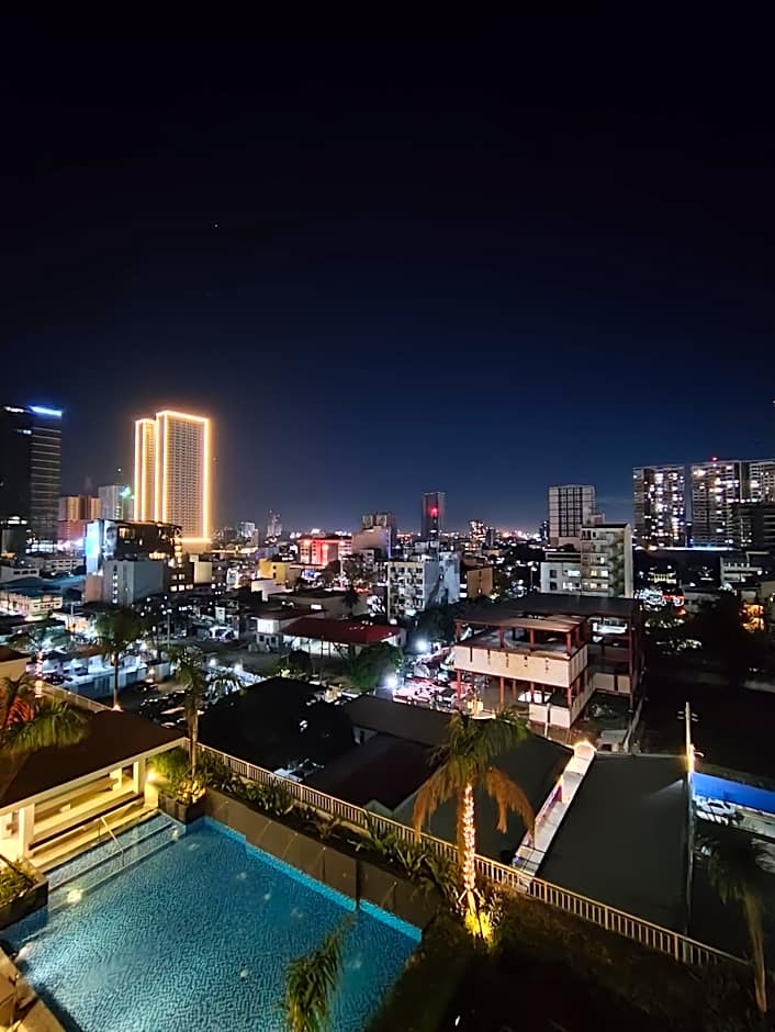 SMDC Coast Residences near PICC World Trade Center MOA