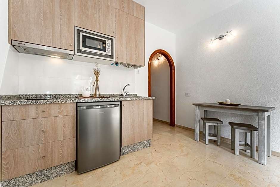 Klayman Olivina Aparthotel