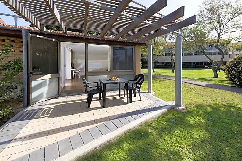Shefayim Kibbutz Hotel