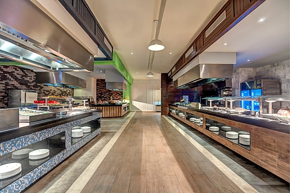 Royalton Blue Waters Autograph All-Inclusive Resor