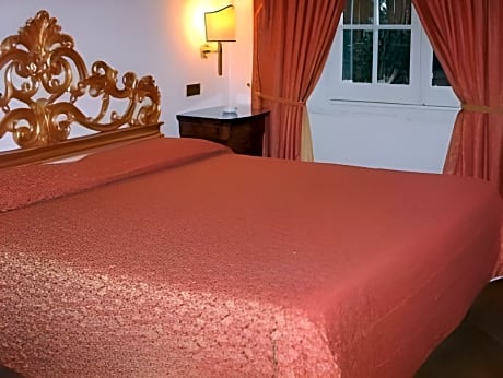 Double Deluxe Room