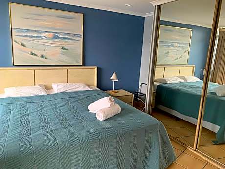 Ground Floor 2-Bedroom Deluxe Apartment