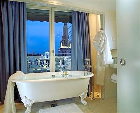 Hôtel De Sers Champs Elysées Paris