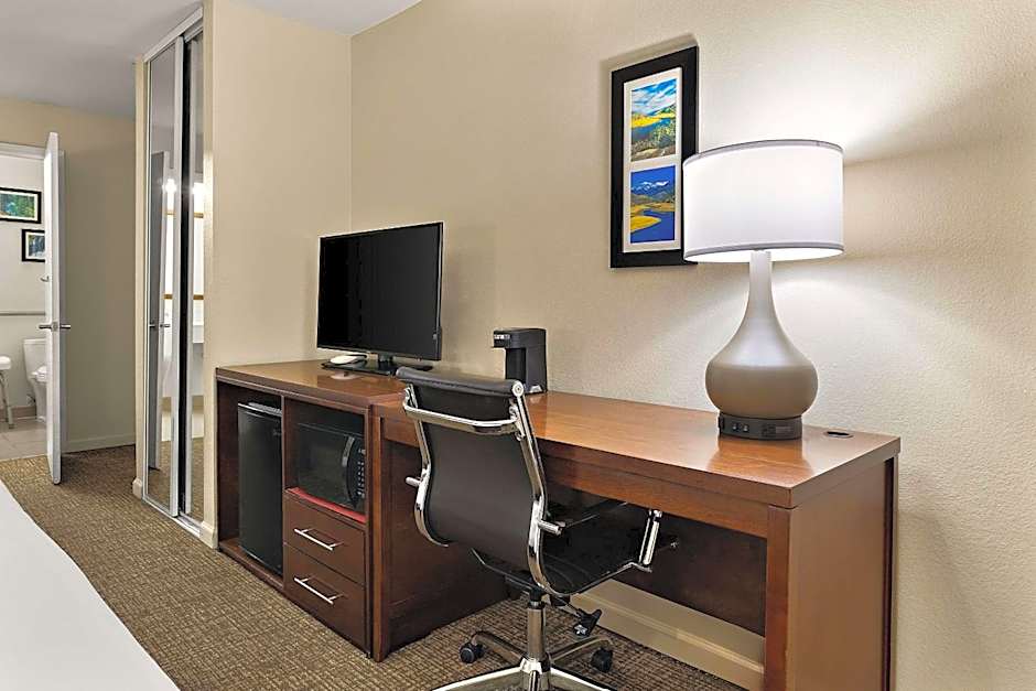 Comfort Inn & Suites Sequoia Kings Canyon