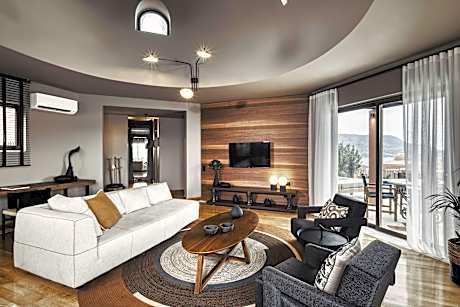 Luxury, 2 Bedroom Villa, Bedroom 1: 1 King, Bedroom 2: 2 Twin, Sofa bed, Sea view, Balcony