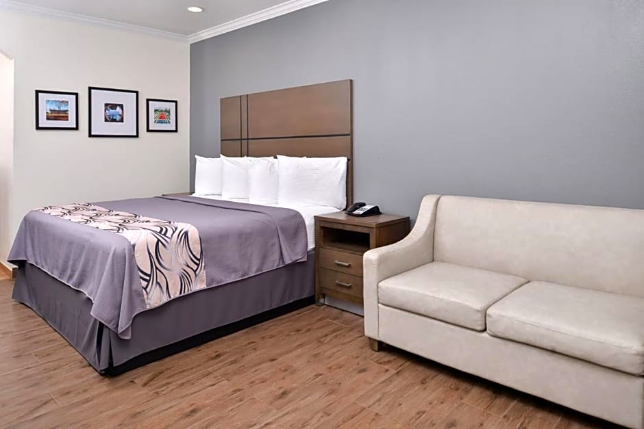 Americas Inn & Suites IAH North