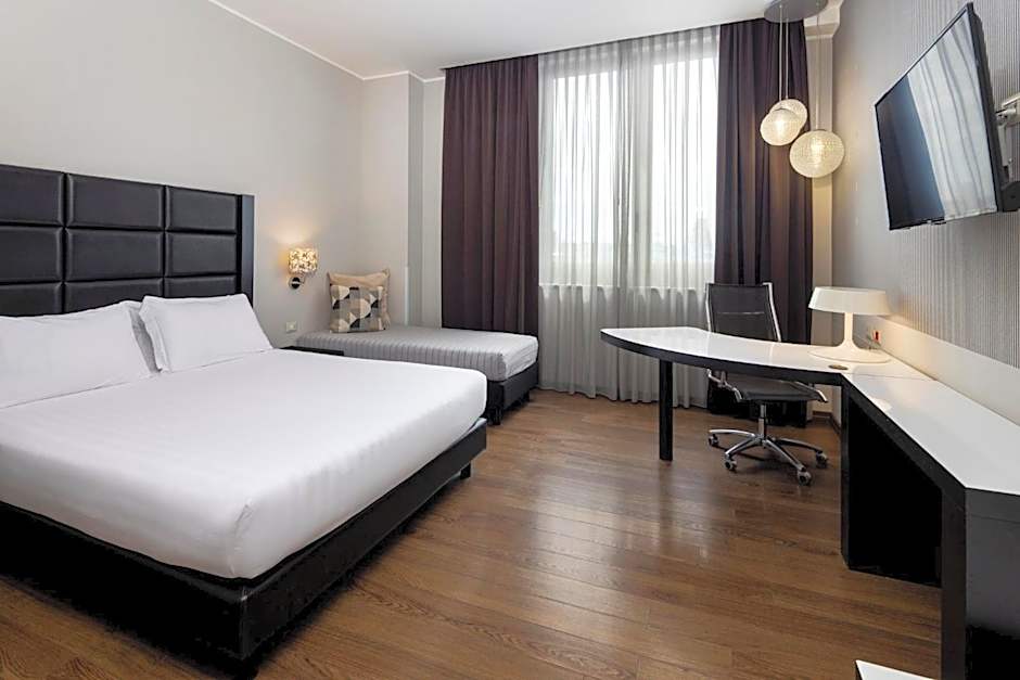 Holiday Inn Genoa City By IHG