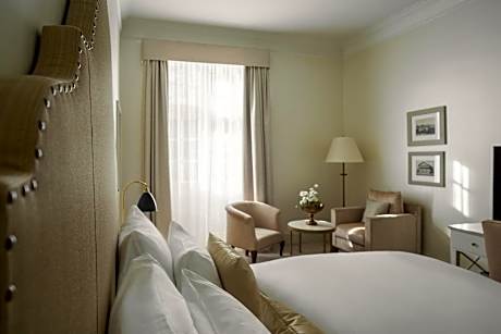 Classic Comfort Room