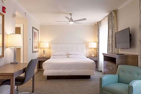 King Studio with Sofa Bed