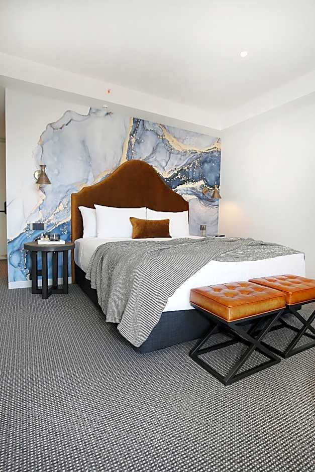 Lake Jindabyne Hotel