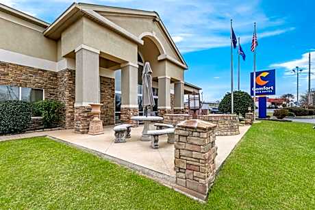 Comfort Inn & Suites Greenwood near University