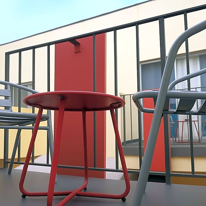 Banana Bungalow West Hollywood Hotel & Hostel