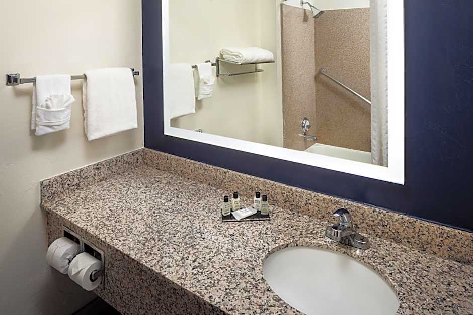 Wyndham Tucson Airport & Conference Center