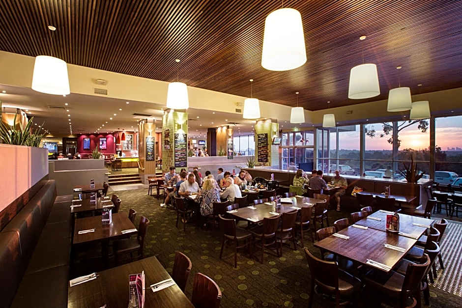 Nightcap at Shoppingtown Hotel