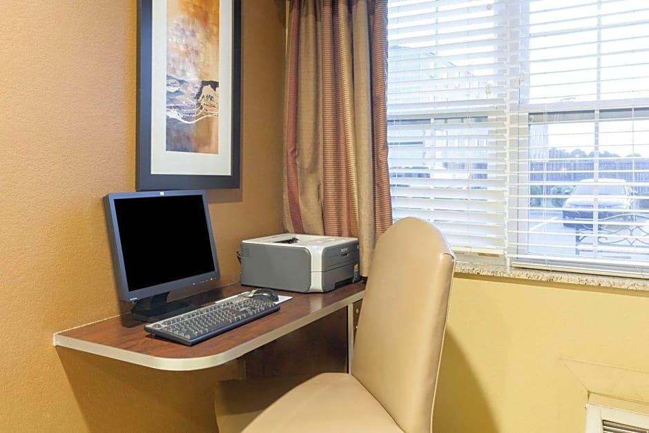 Microtel Inn & Suites by Wyndham Searcy