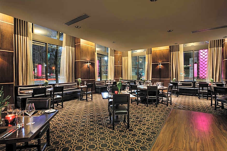 Ambassador Hotel Wichita, Autograph Collection by Marriott