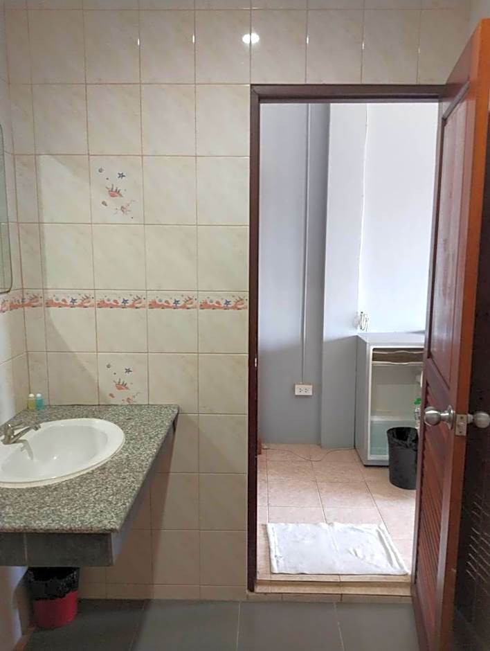 Fueangfu Home Hostel