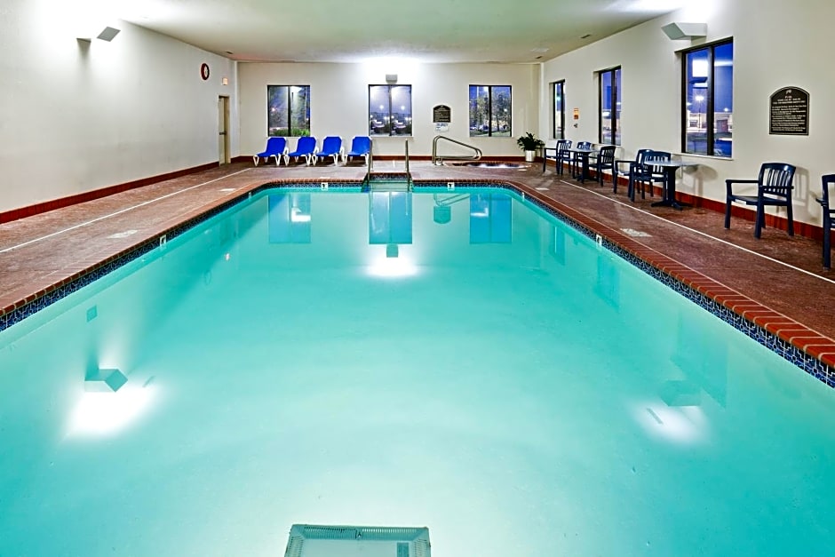 Holiday Inn Express & Suites Midwest City, an IHG Hotel
