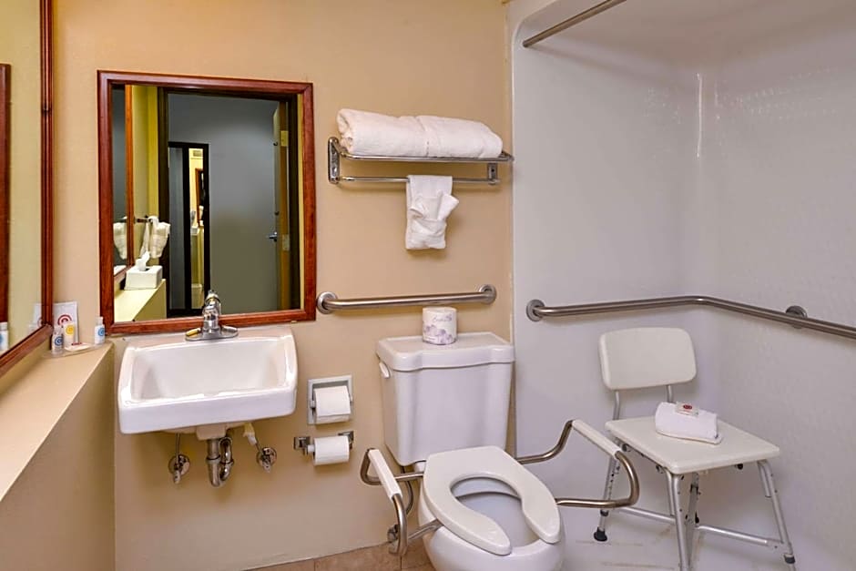 Holiday Inn Express & Suites Joplin Southeast by IHG