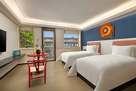 Standard Twin Room with Balcony