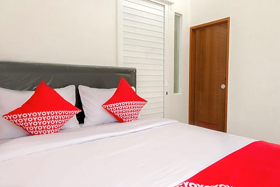 OYO Flagship 1603 Antosa Family Residence Silver Key