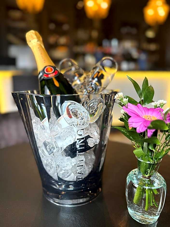 The Halston Carlisle