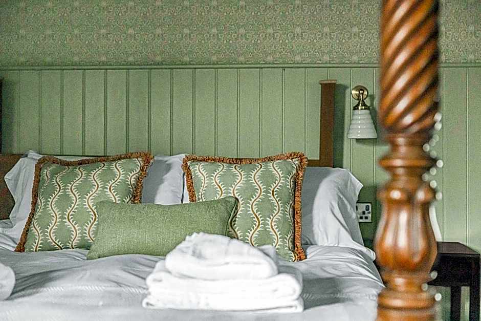 The Golden Pheasant Inn