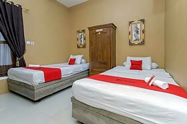 RedDoorz Syariah @ House Of Melati Kepanjen