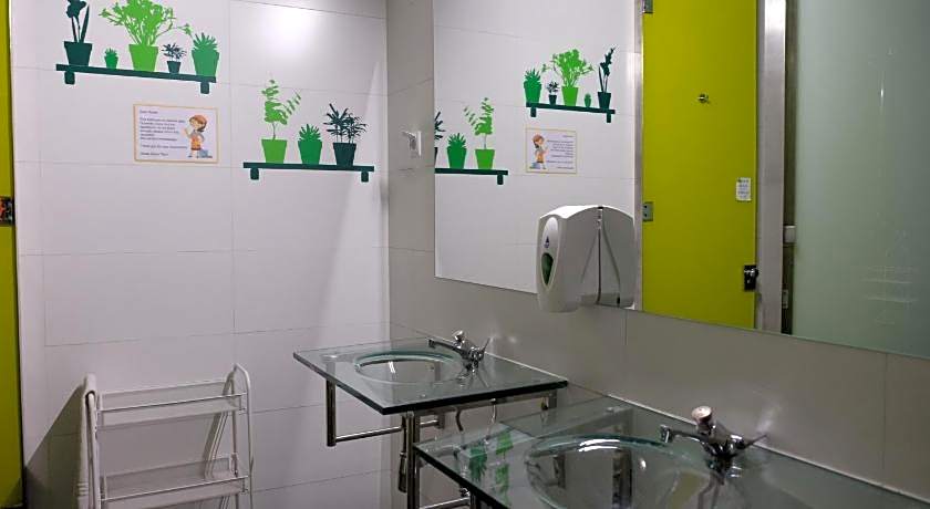 Sleep Green - Certified Eco Youth Hostel Barcelona