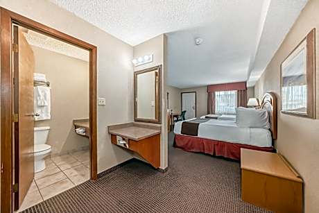 Queen Room with Two Queen Beds - Smoking