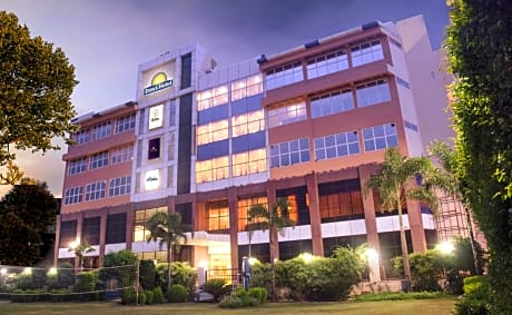 Days Hotel by Wyndham Neemrana Jaipur Highway