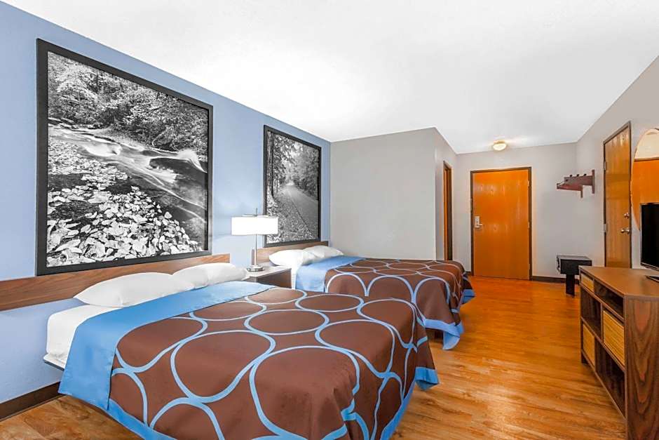 Super 8 by Wyndham Oneonta/Cooperstown
