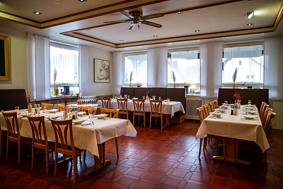 Hotel & Restaurant Zum Ochsen -Ox Distillery