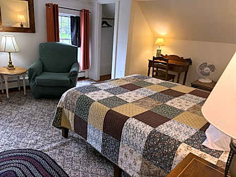 Farmhouse Section - Room 11