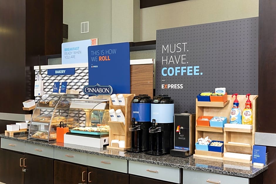 Holiday Inn Express & Suites - New Philadelphia Southwest By IHG