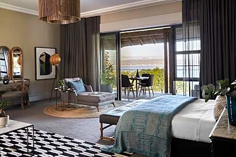 Suite with Lake View