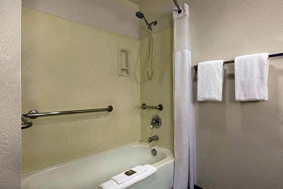 Country Inn & Suites by Radisson, Fresno North, CA