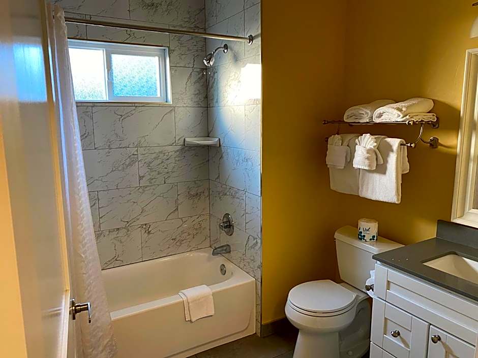 Sea Breeze Inn - Pacific Grove