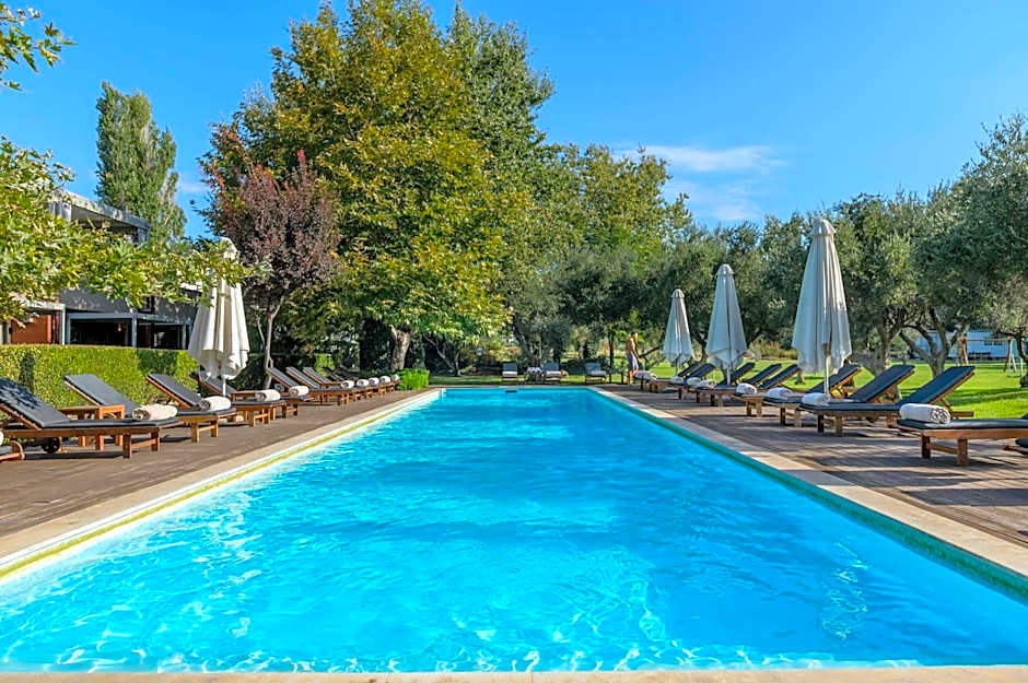 Alexander Beach Hotel & Spa