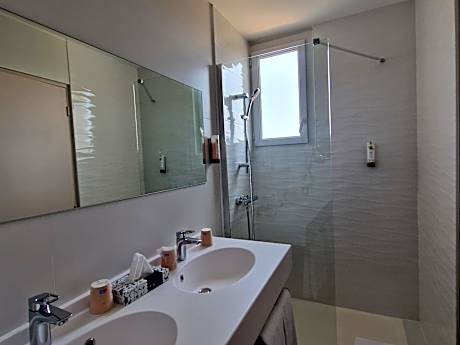 Family Room (4 Adults)