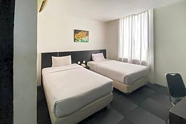 Urbanview Hotel Asyra Makassar