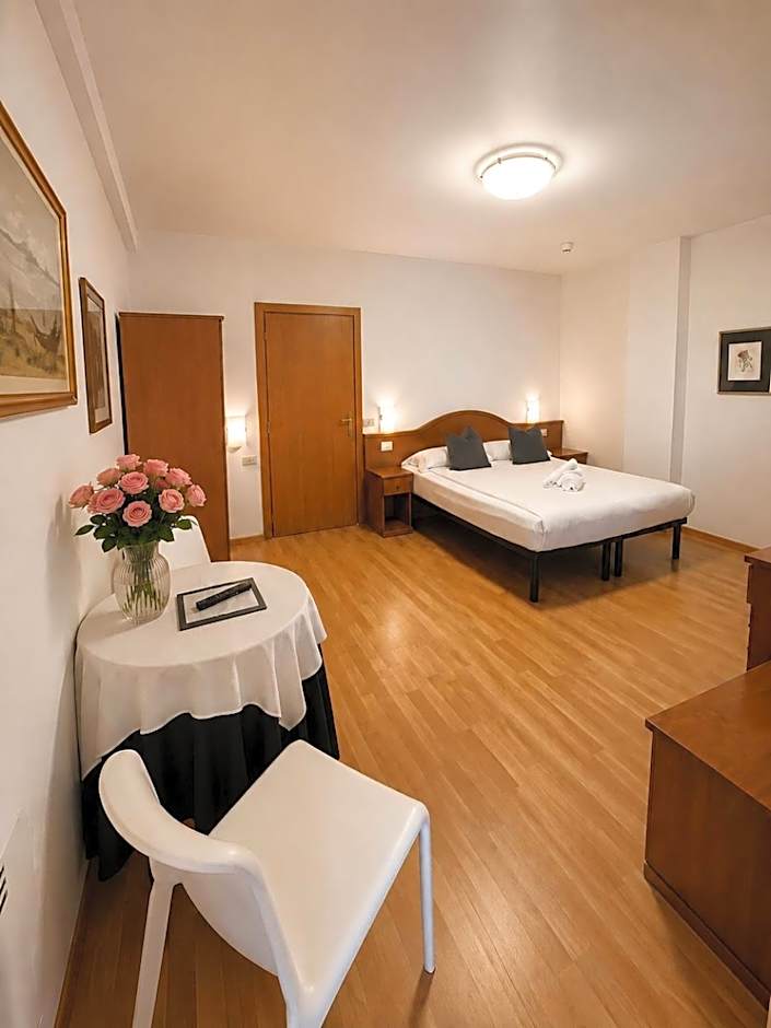 Athos Hotel