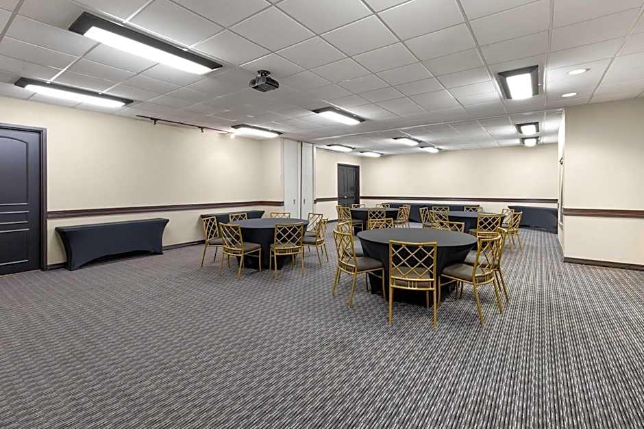 La Quinta Inn & Suites by Wyndham Brownwood